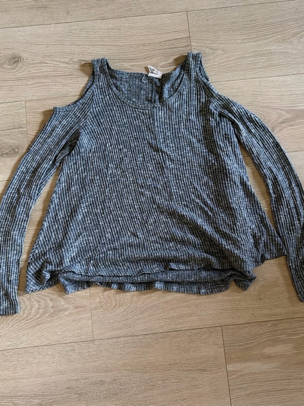 tokyo Darling Gray Ribbed Cold-Shoulder Long Sleeve Top